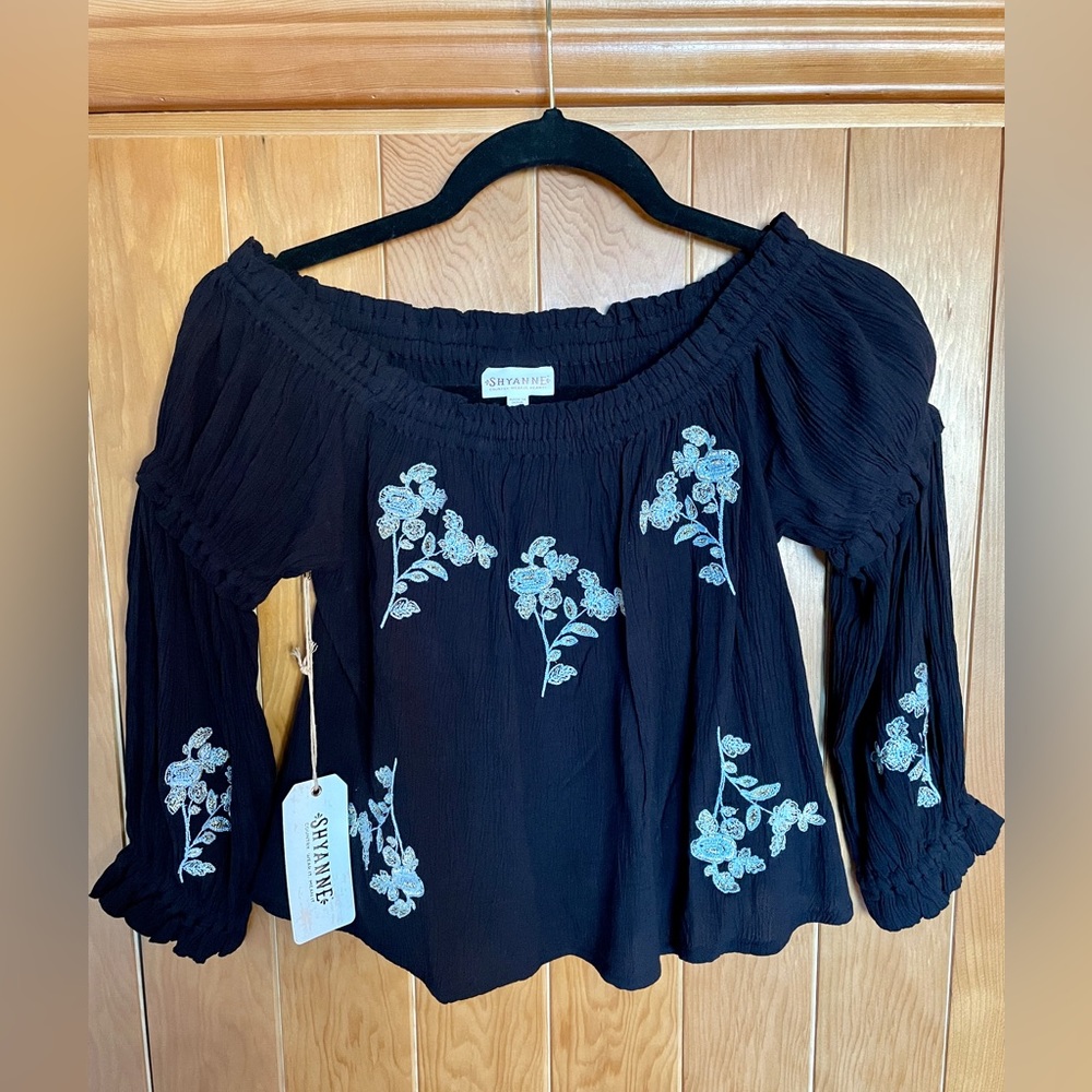 Brand new, Shyanne off-the-shoulder top.